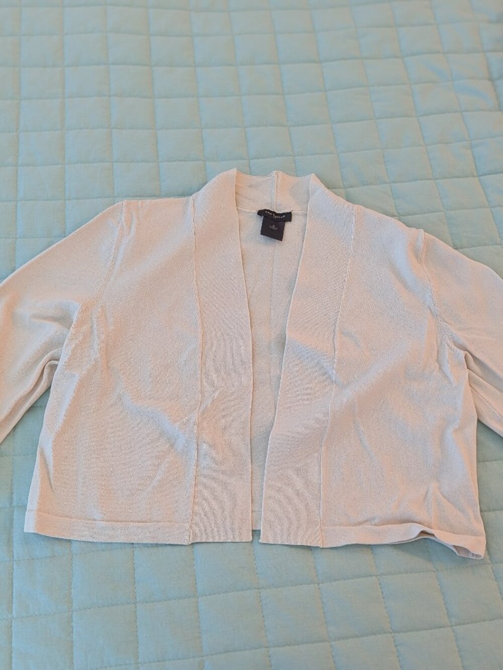 Like New Ann Taylor Size S Cream Bolero/Cropped Cardigan